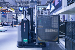 【CeMAT展綜述稿】邁步智能物流，超越行之所及丨海康機器人在CeMAT展上眾智齊聚，大放異彩！202310241005